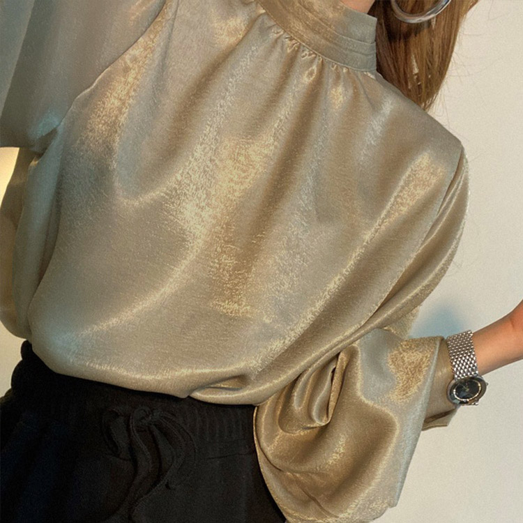 ボリューム袖 ハイネック サテンブラウス