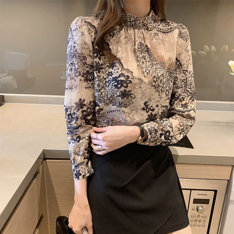 レース柄プリント モックネック 長袖ブラウス