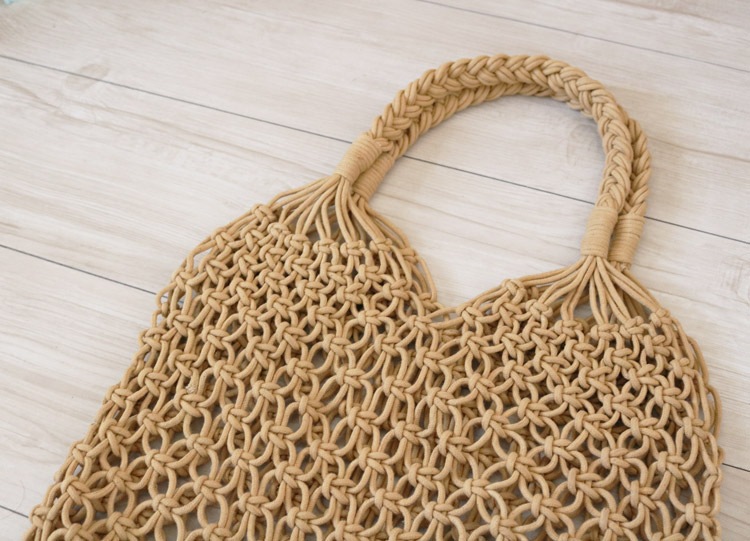 カジュアルな手編みコットンネットバッグ