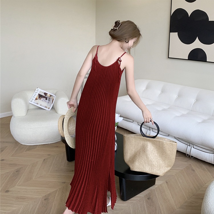 すとんと落ちる プリーツデザイン ロングワンピース