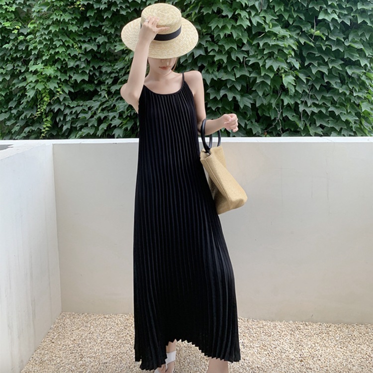 すとんと落ちる プリーツデザイン ロングワンピース