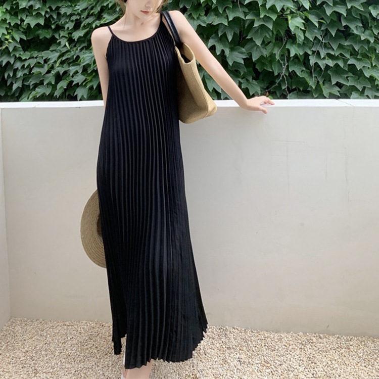 すとんと落ちる プリーツデザイン ロングワンピース