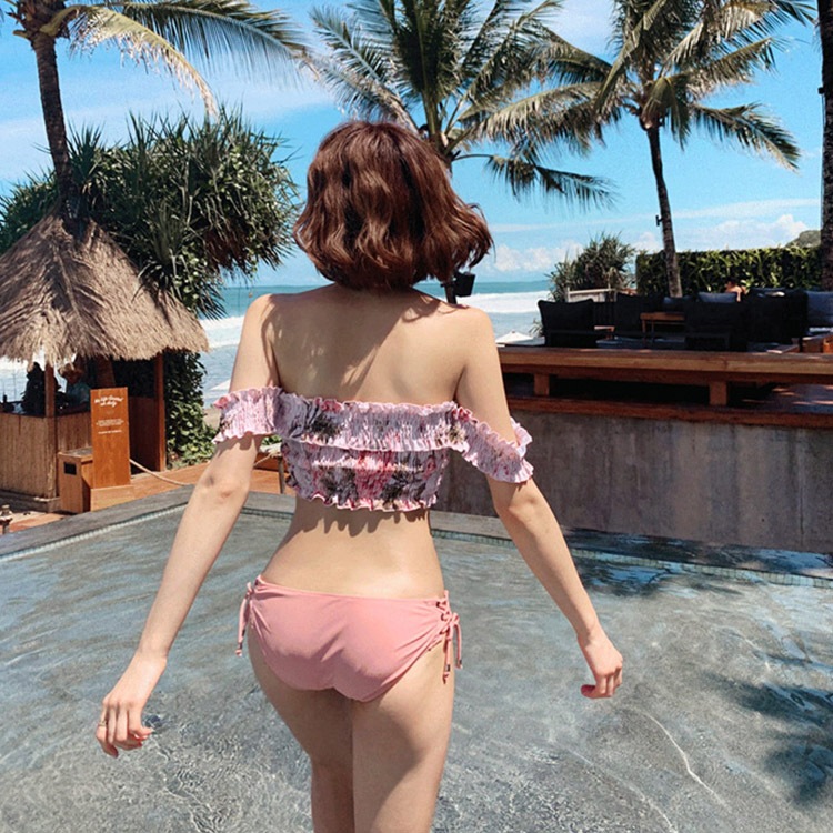花柄がかわいい♡レースつき水着 no brand（ノーブランド）の「レースアップ 花柄 ショートパンツ