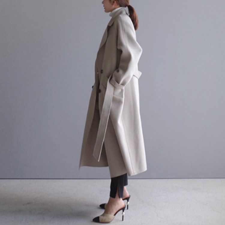 セミロング丈チェスターコート