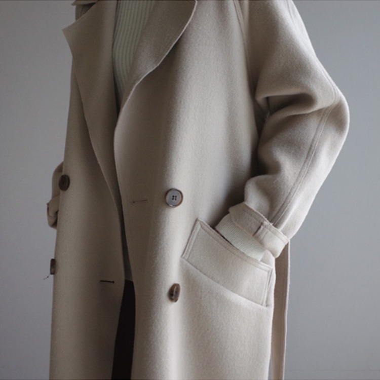 セミロング丈チェスターコート