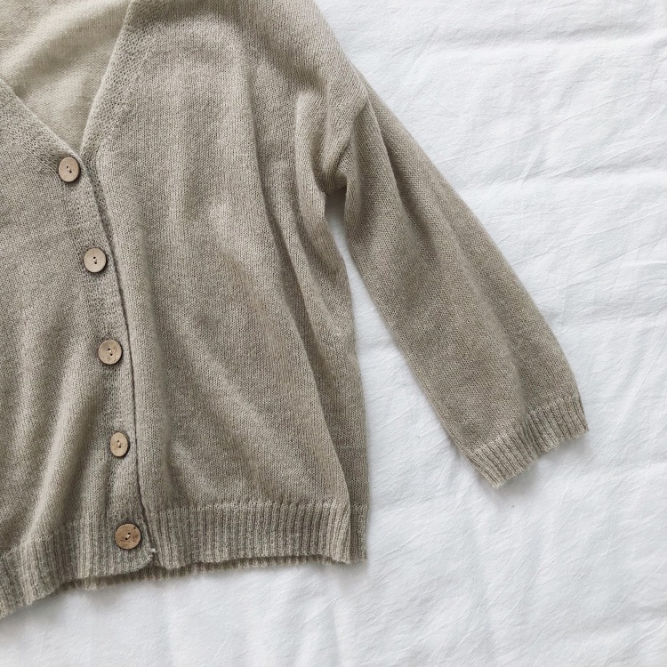 ルーズデザインゆったり長袖Vネックのモヘアニットカーディガン