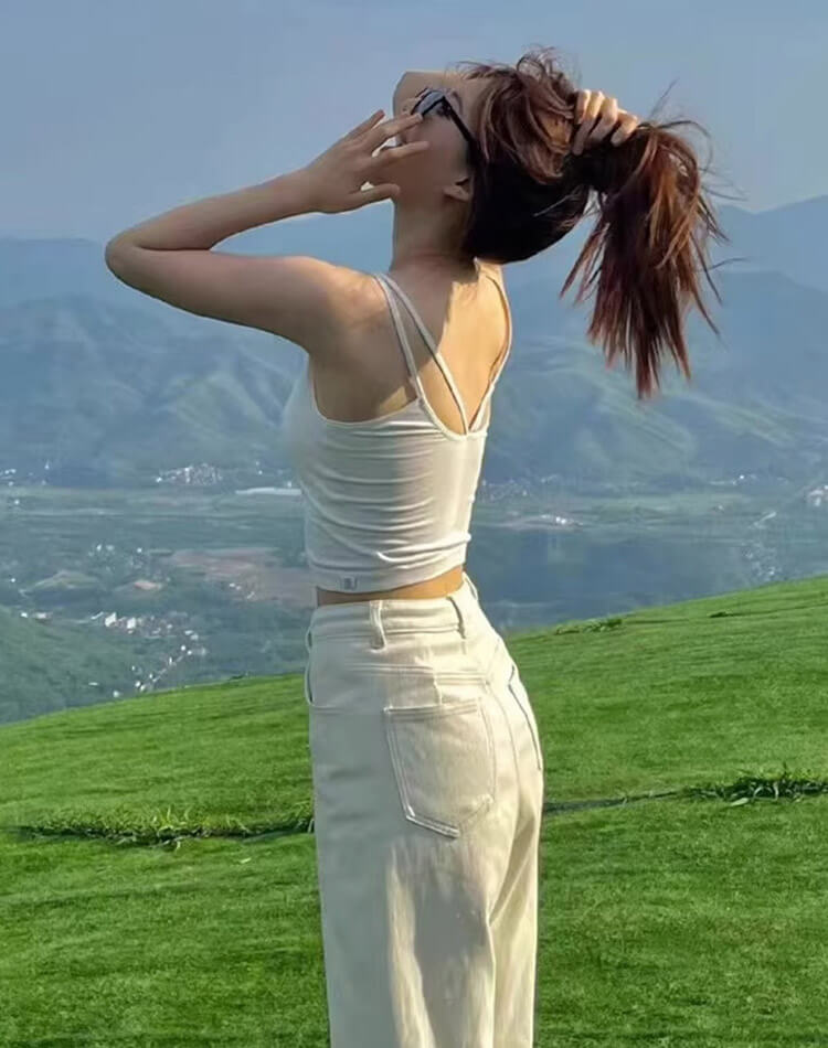 バックＶライン クロップド丈 カップ付き キャミソール