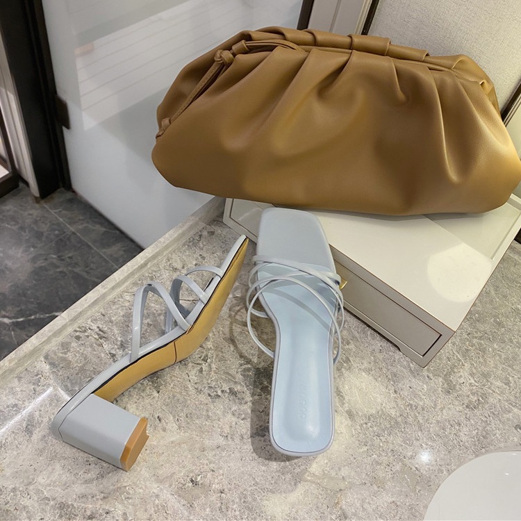 ストリング チャンキーヒール サンダル