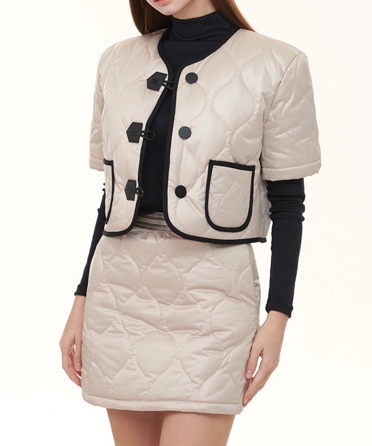 ショート丈 半袖 キルティング ダウンジャケット 

