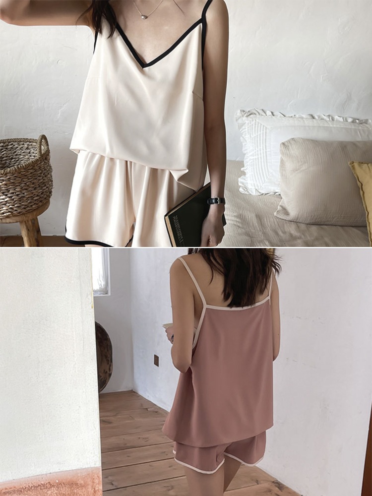 Vネック キャミソール ショートパンツ サテン ルームウエア