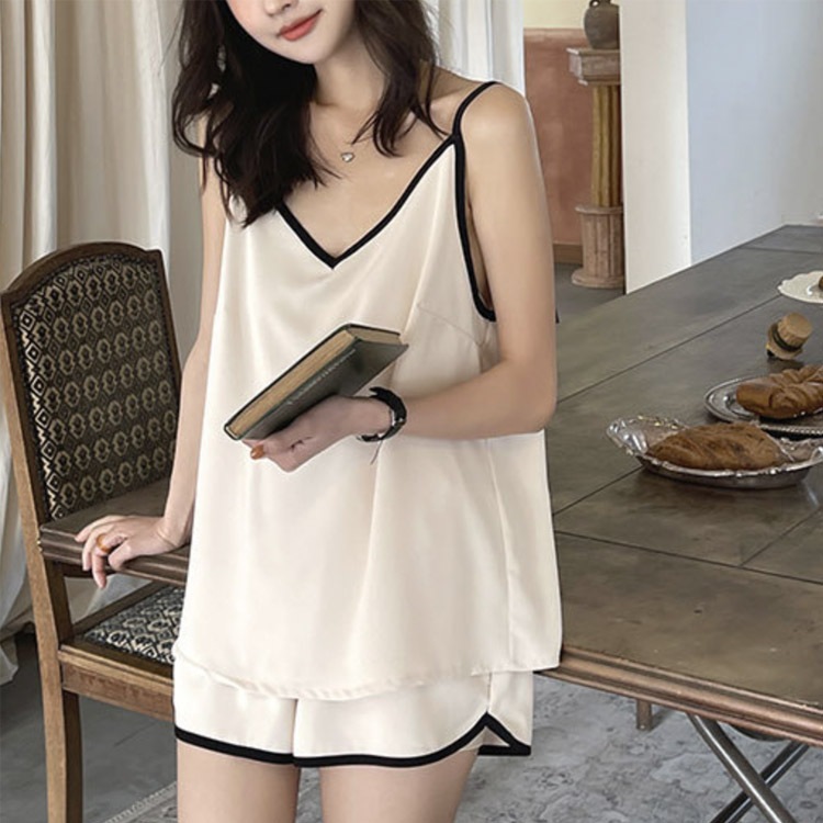 Vネック キャミソール ショートパンツ サテン ルームウエア