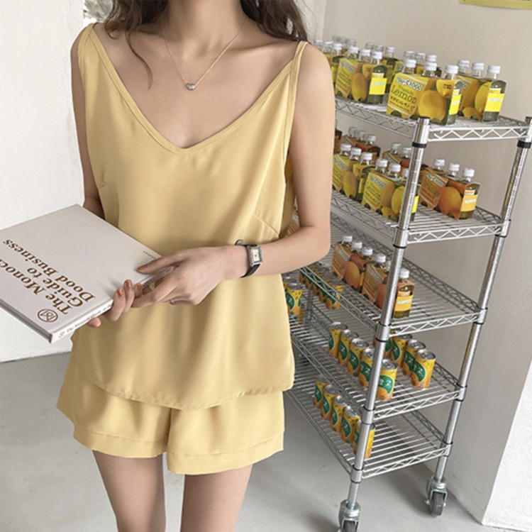 Vネック キャミソール ショートパンツ サテン ルームウエア