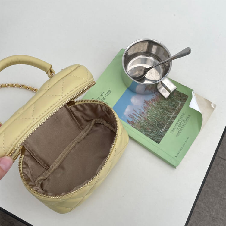 ダイヤ柄キルティング ミニ ボックス ポシェット