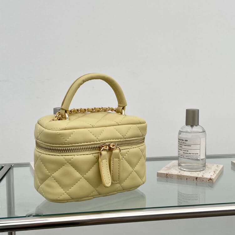 ダイヤ柄キルティング ミニ ボックス ポシェット