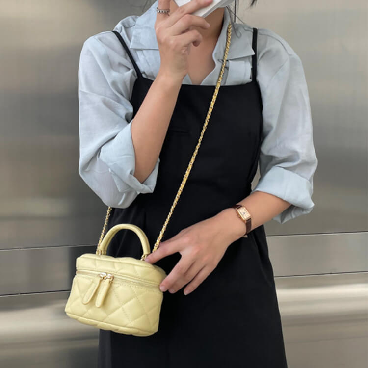 ダイヤ柄キルティング ミニ ボックス ポシェット