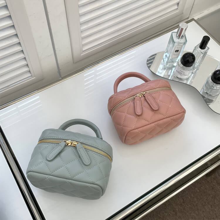 ダイヤ柄キルティング ミニ ボックス ポシェット