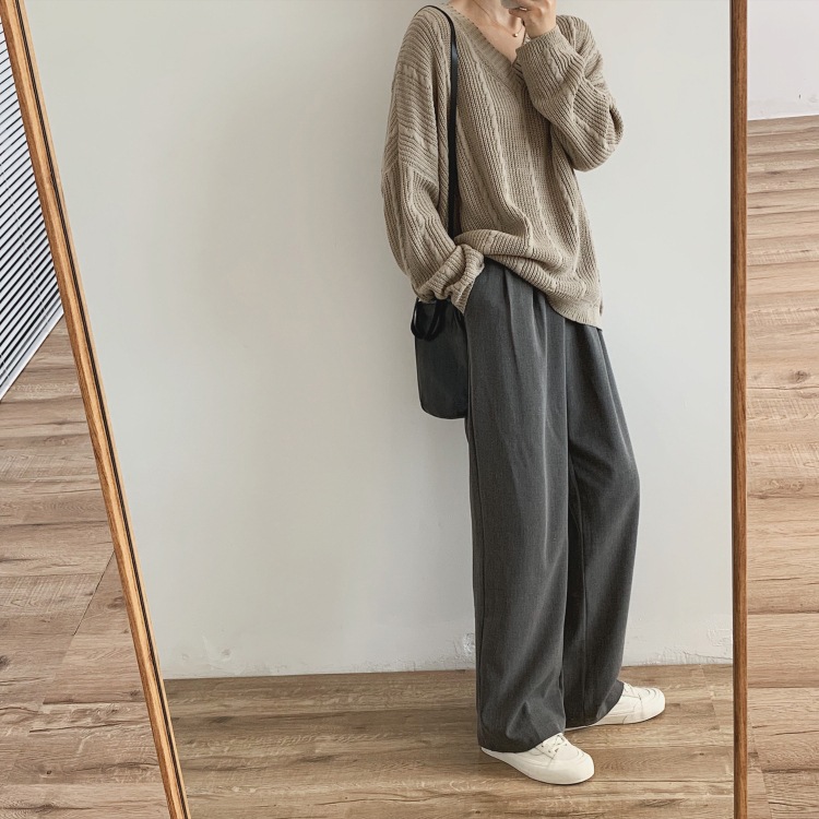 ケーブル編み Vネック ニット