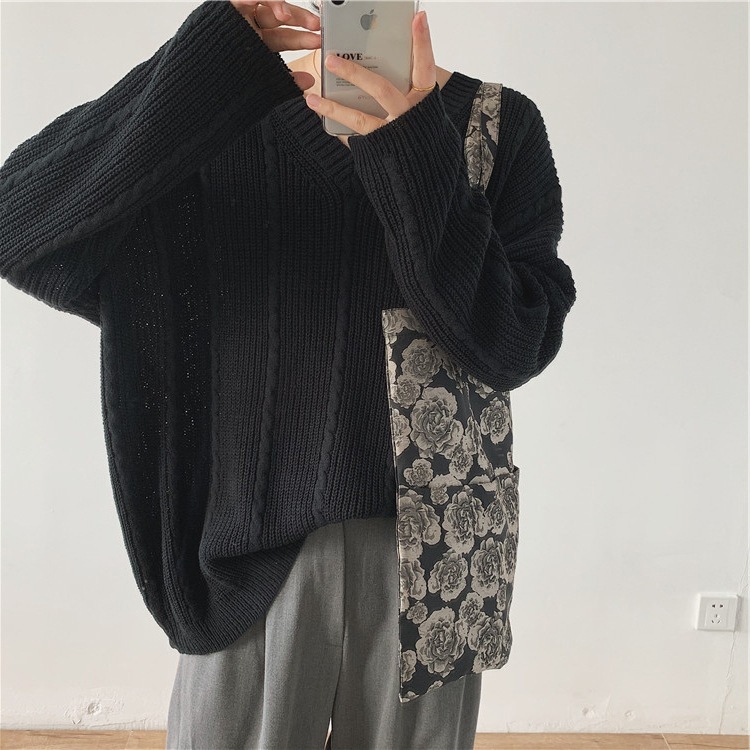 ケーブル編み Vネック ニット