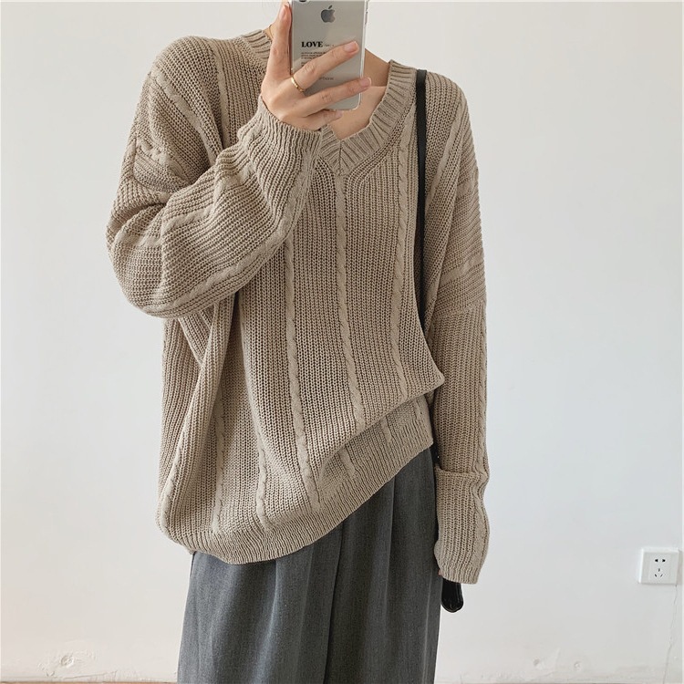 ケーブル編み Vネック ニット