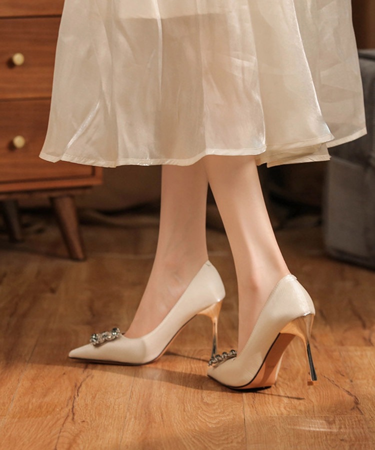 ビジュ バックル ハイヒール サテン パンプス