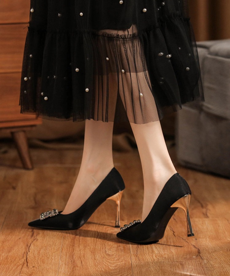 ビジュ バックル ハイヒール サテン パンプス