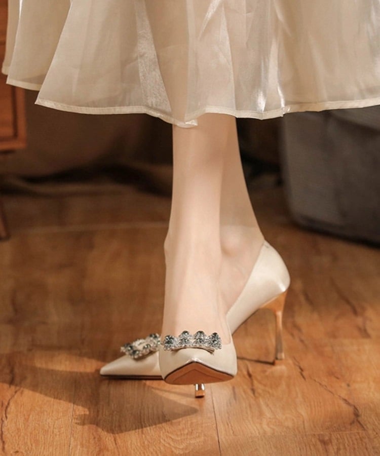 ビジュ バックル ハイヒール サテン パンプス