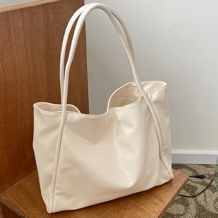 ソフトレザー シンプル 大きめ トートバッグ