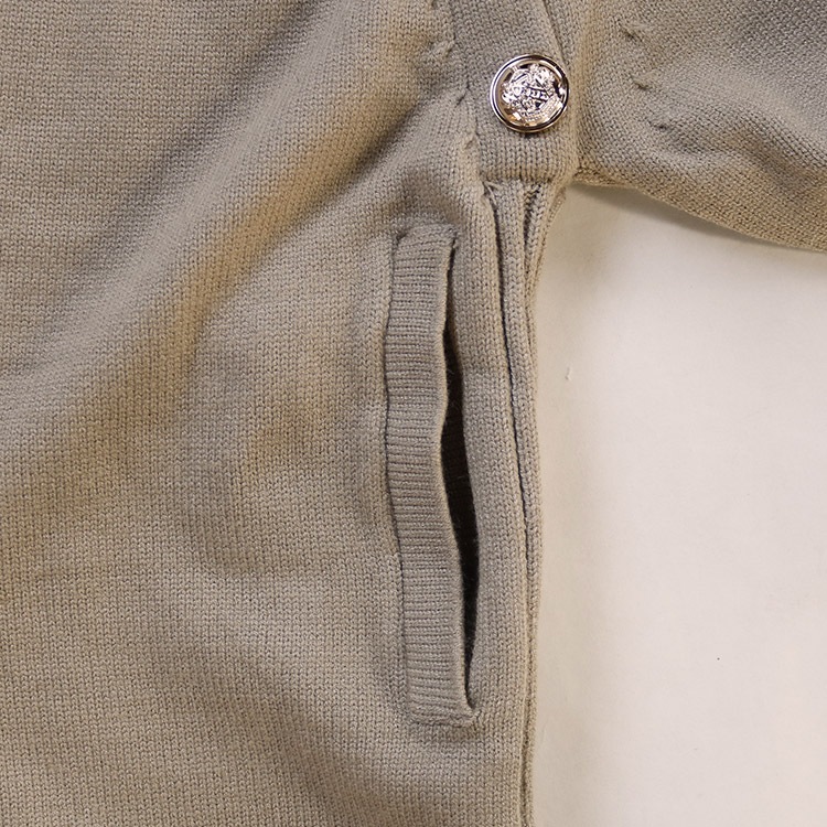 ボタンデザイン ハイネック ニットワンピース