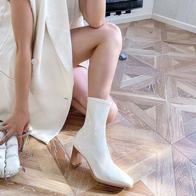 チャンキーヒール ポインテッドトゥ エナメル ハーフブーツ