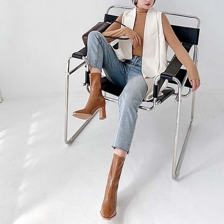 チャンキーヒール ポインテッドトゥ エナメル ハーフブーツ