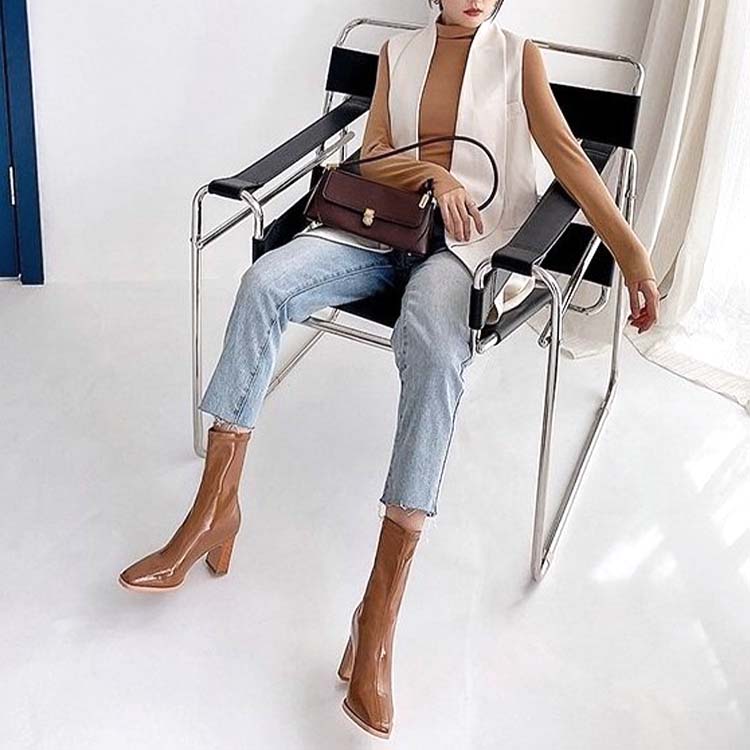 チャンキーヒール ポインテッドトゥ エナメル ハーフブーツ