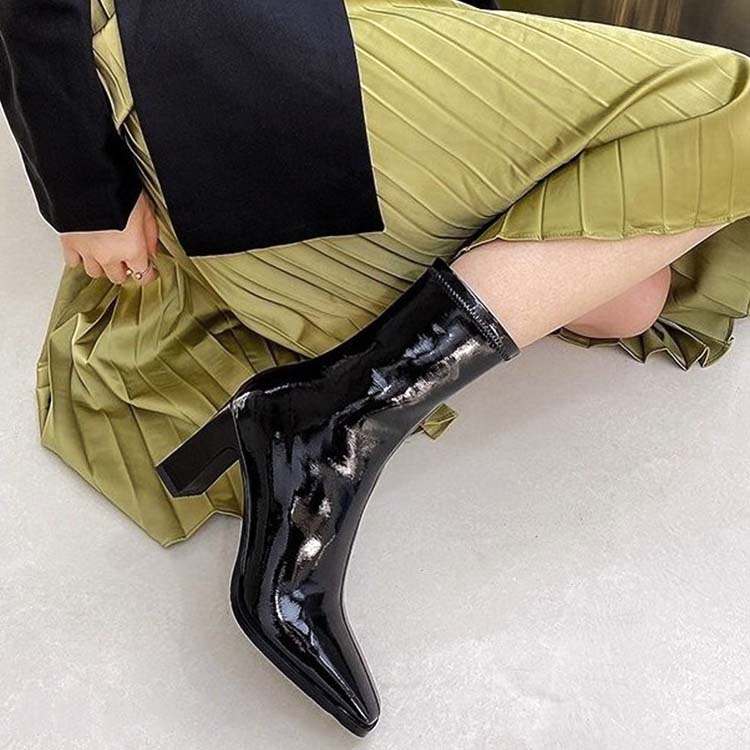 チャンキーヒール ポインテッドトゥ エナメル ハーフブーツ