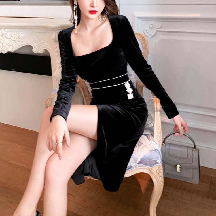 ゴージャスエレガント スクエアネック ベロアドレス