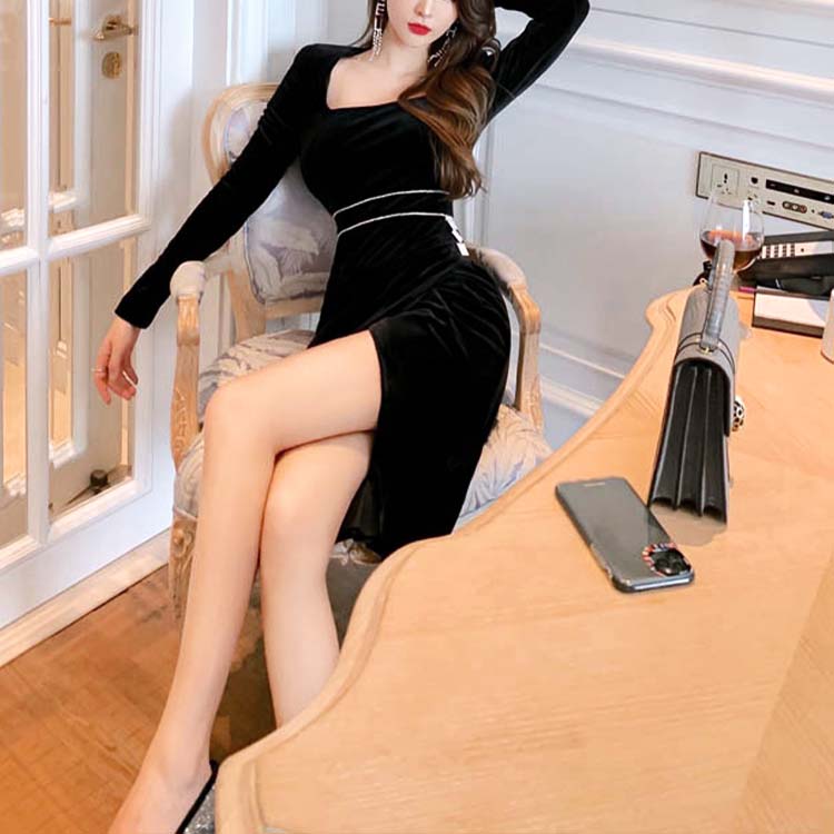 ゴージャスエレガント スクエアネック ベロアドレス