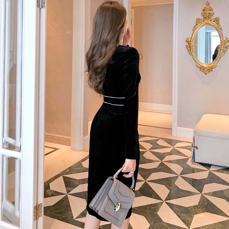 ゴージャスエレガント スクエアネック ベロアドレス