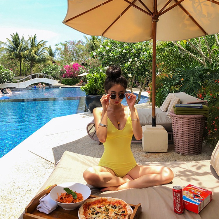 ビビットカラー さわやか ワンピース 水着