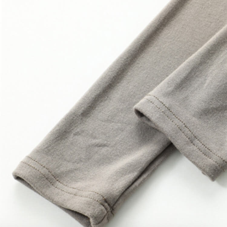 滑らかな肌触り ハイネック 長袖 カットソー