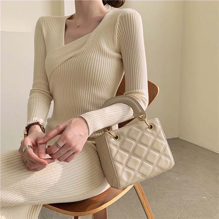 アシンメトリー Vネック ニットワンピース