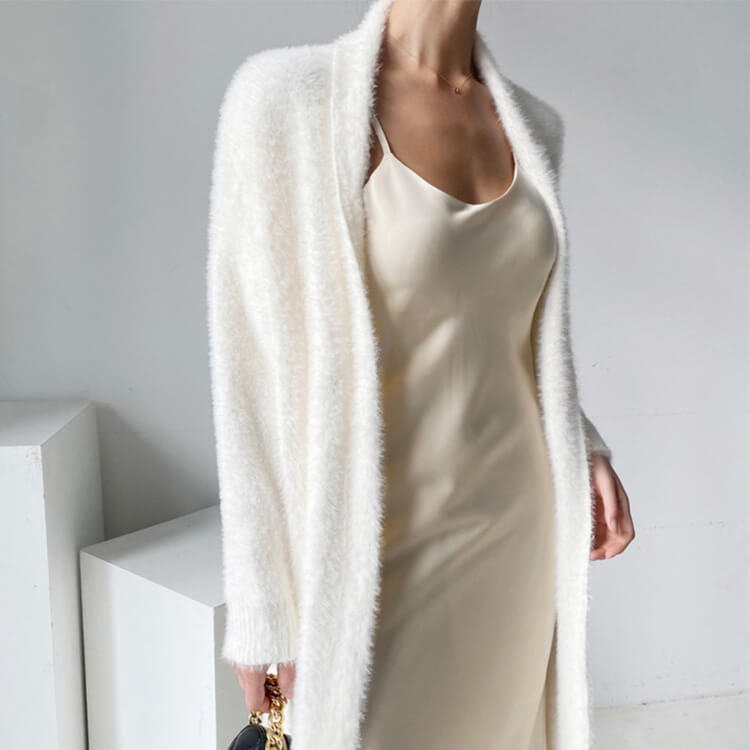 ゆったり ドルマンスリーブ フェイクファー