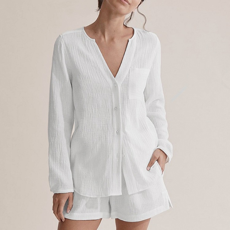 Vネック 長袖ブラウス ショートパンツ セットアップ