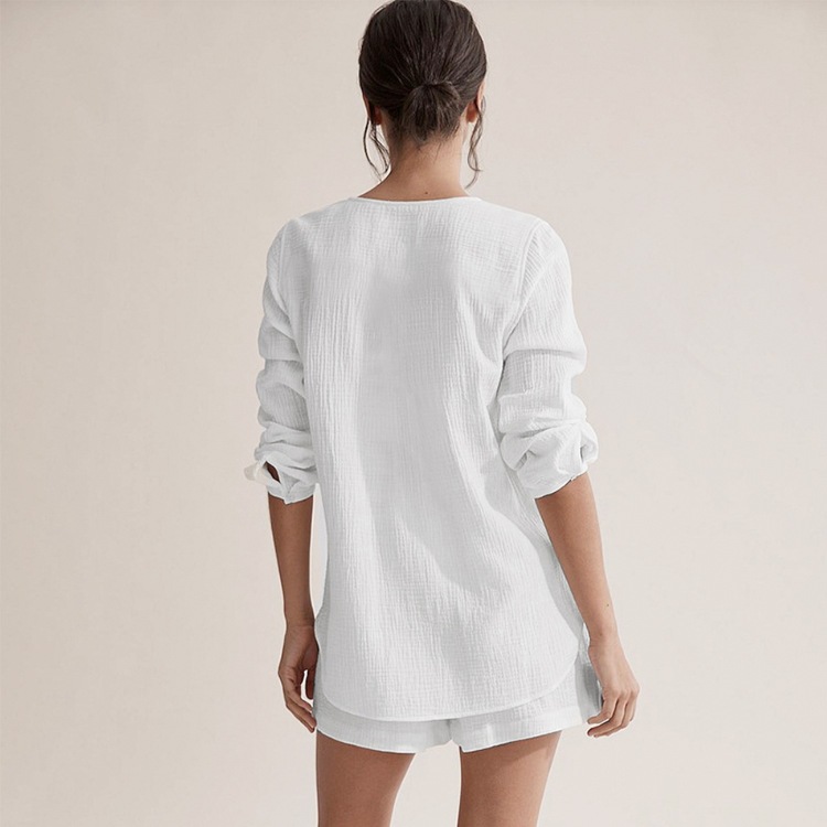 Vネック 長袖ブラウス ショートパンツ セットアップ