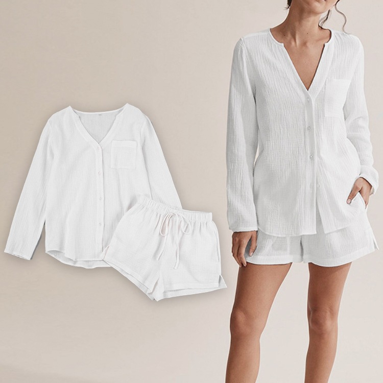 Vネック 長袖ブラウス ショートパンツ セットアップ