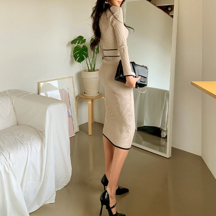 モックネック ミモレ丈 タイト ニットワンピース | レディース