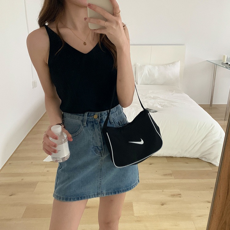 豊富なカラバリ Vネック ニットキャミソール