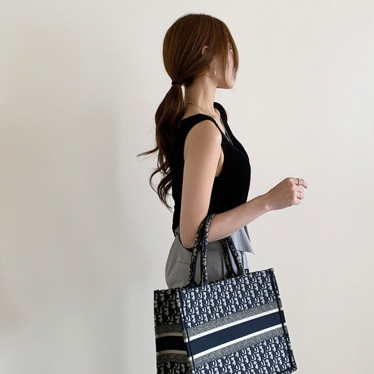 両Ｖネック バックシャン ニット タンクトップ