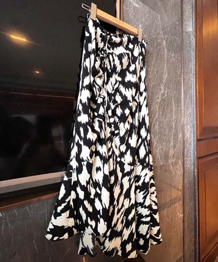 アシンメトリー ギャザー ミモレ丈スカート