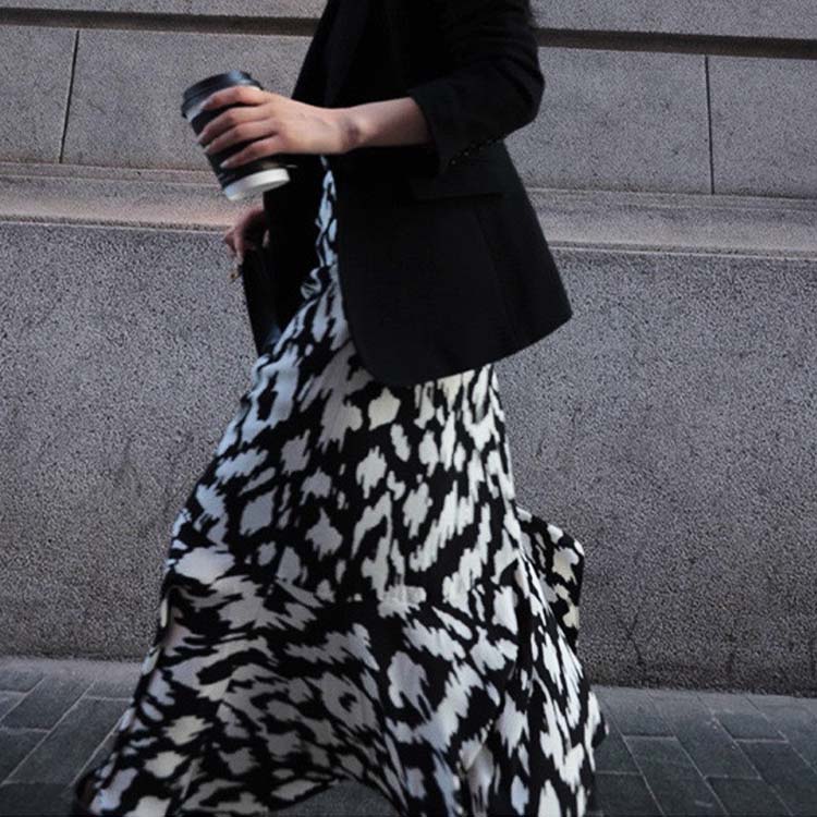 アシンメトリー ギャザー ミモレ丈スカート