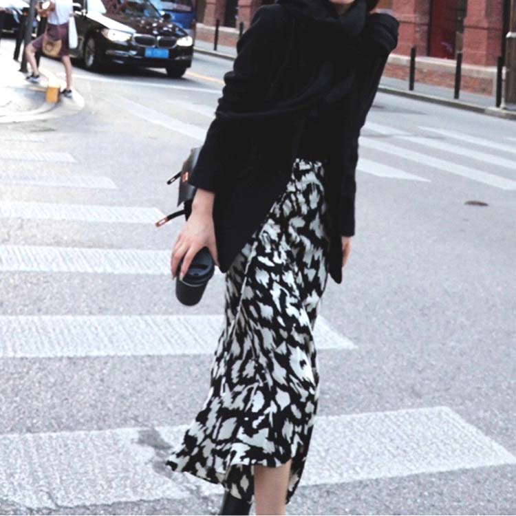 アシンメトリー ギャザー ミモレ丈スカート