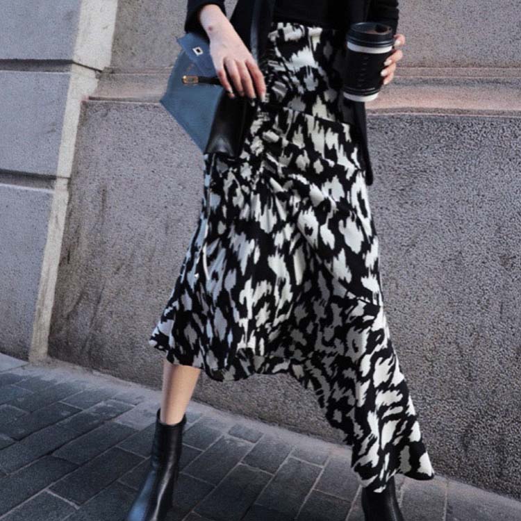 アシンメトリー ギャザー ミモレ丈スカート