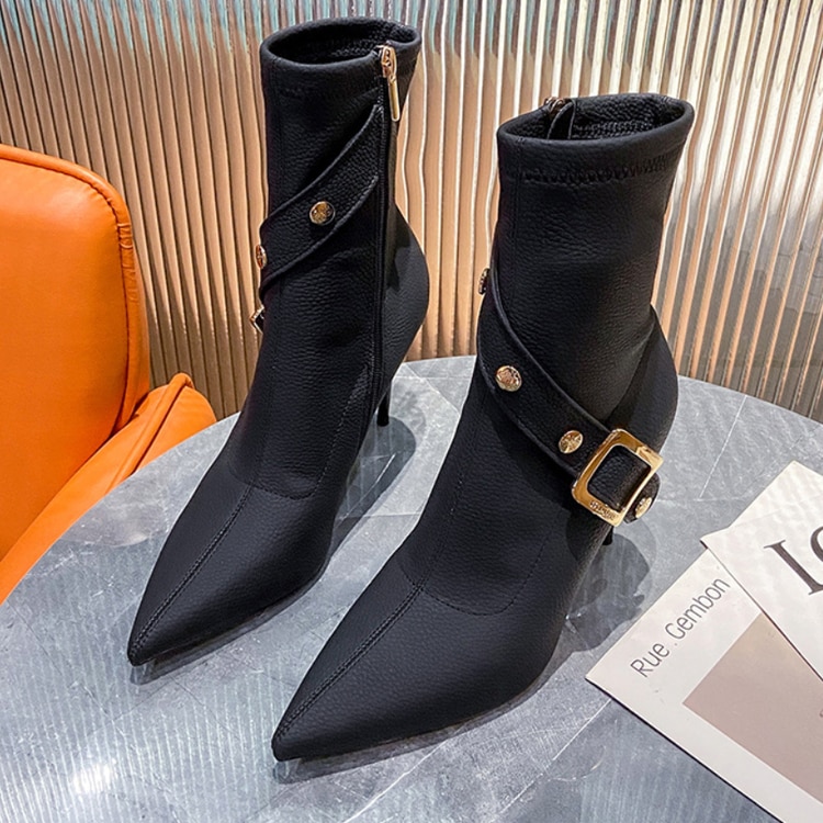 ベルト付き ポインテッドトゥ ハイヒール ショートブーツ